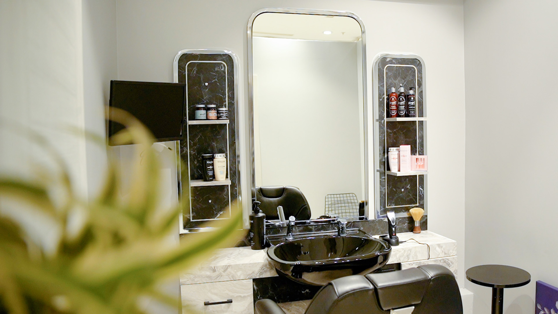 C0116.00_05_23_46.Still006