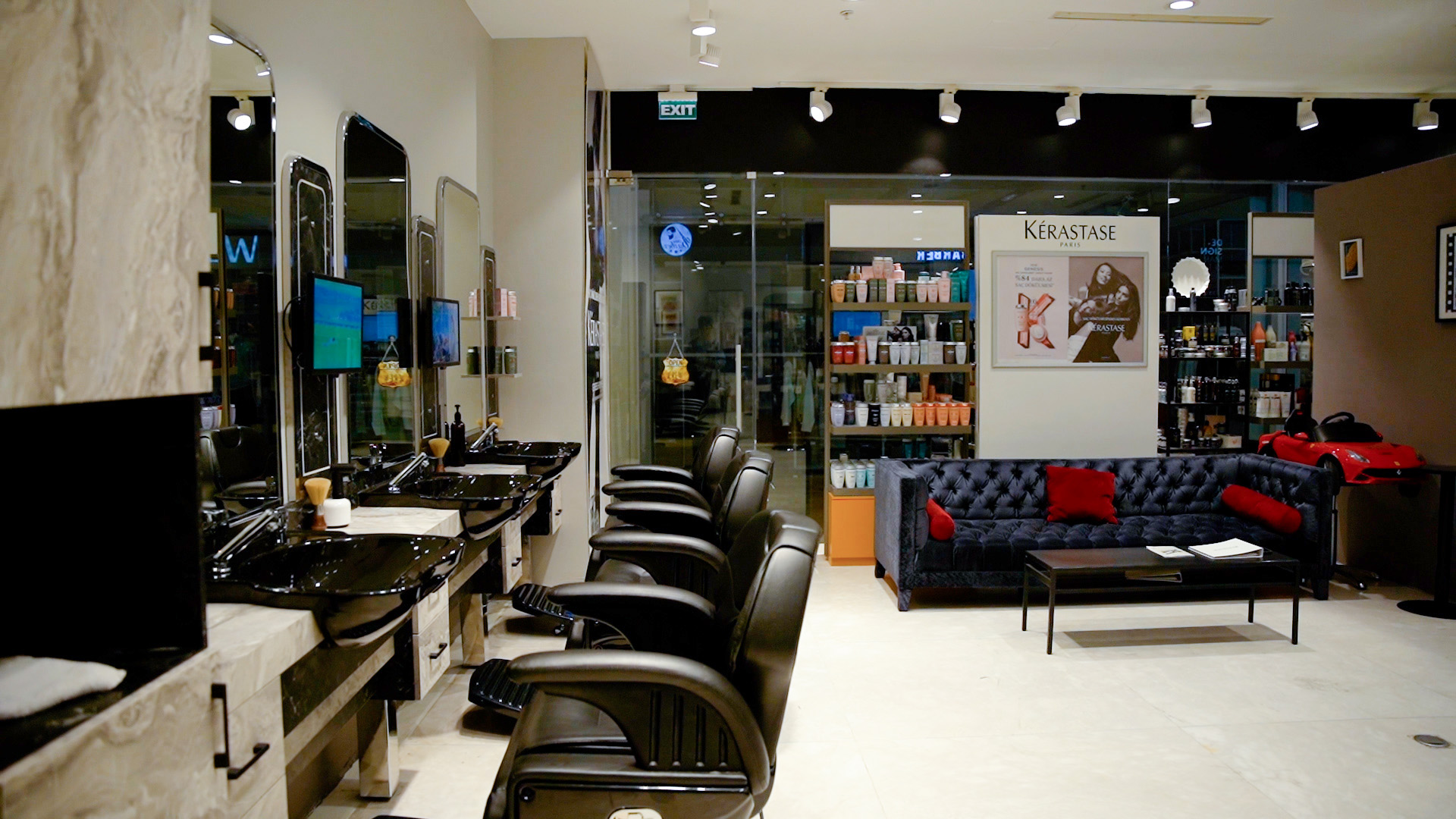 C0116.00_07_06_29.Still014